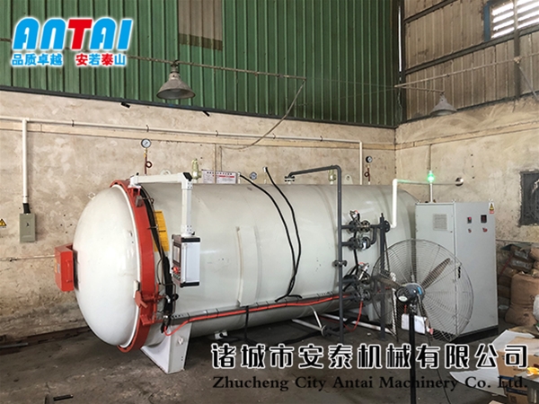 廣東東莞直接蒸汽硫化罐使用現場